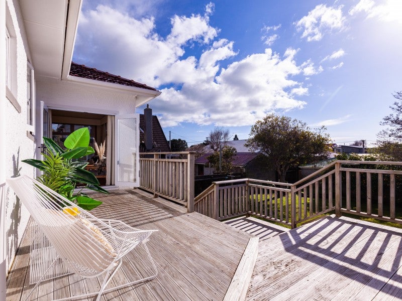 53 Gilbert Street, New Plymouth, New Plymouth - Carousel 2