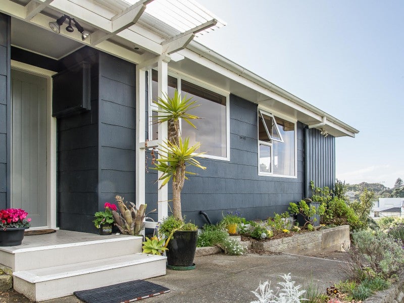 6 Whareroa Road, Raumati South, Paraparaumu - Carousel 1