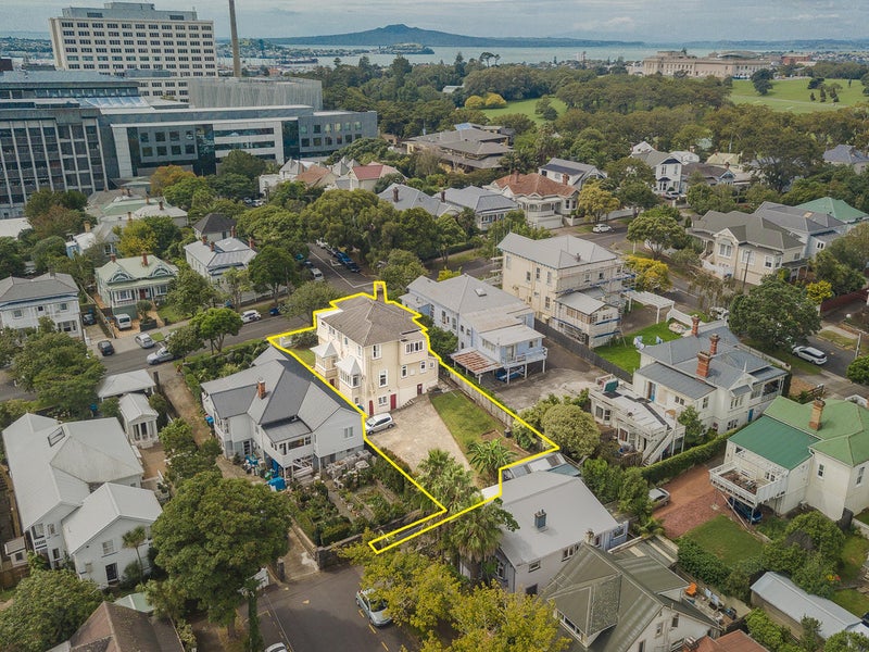 37 Carlton Gore Road, Grafton, Auckland - Carousel 1