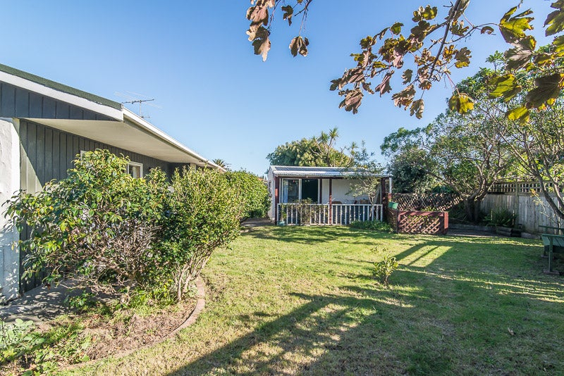 21 Olive Terrace, Paraparaumu Beach, Paraparaumu - Carousel 2