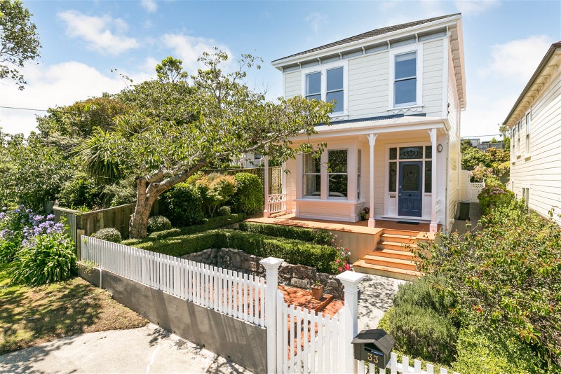 33 Grove Road, Kelburn, Wellington - Carousel 1