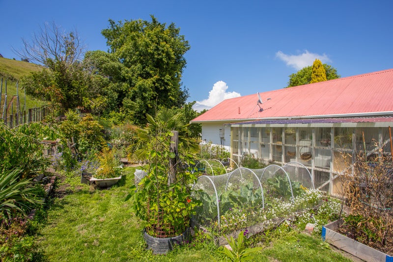 27 Einstein Street, Outer Kaiti, Gisborne - Carousel 2