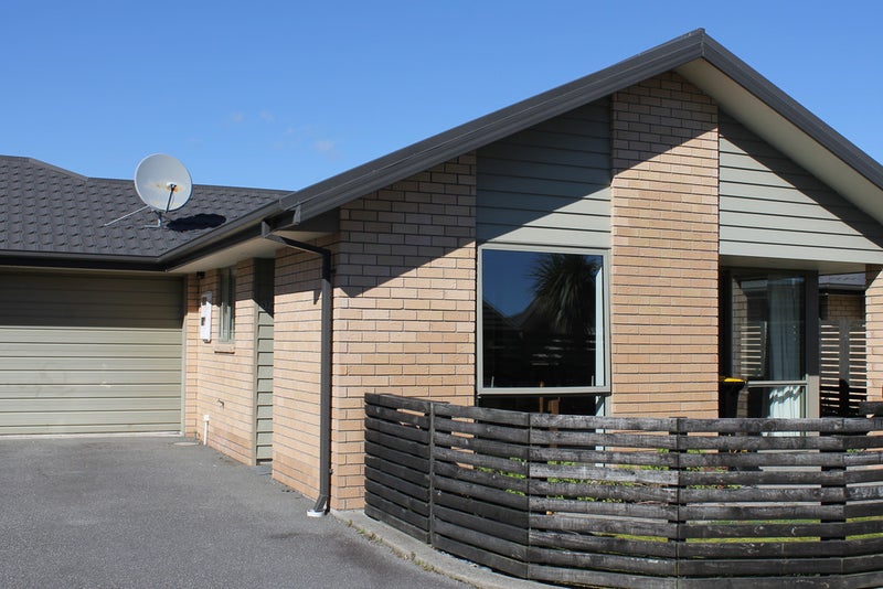 17B Queen Street, Westport, Westport - Carousel 1