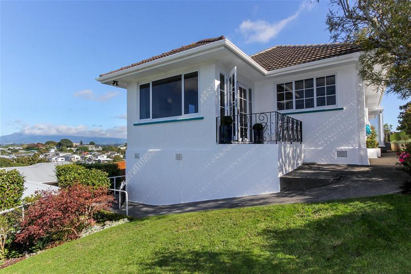 114 Belt Road, New Plymouth, New Plymouth - Carousel 1