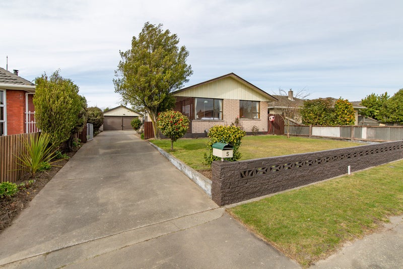 5 Oriana Crescent, Hornby, Christchurch - Carousel 1