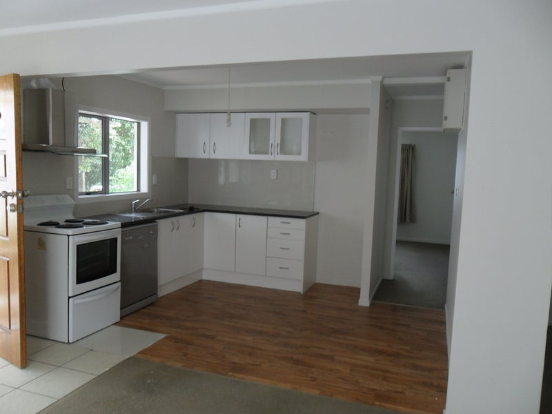 35 Wairau Road, Forrest Hill, Auckland - Carousel 1