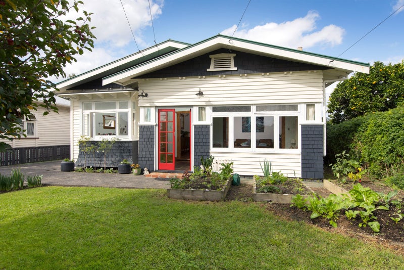 Property Valuation for 10 Alberta Street, Point Chevalier, Auckland