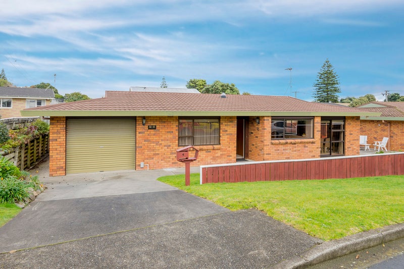 4 Middleton Road, Paraparaumu Beach, Paraparaumu - Carousel 1