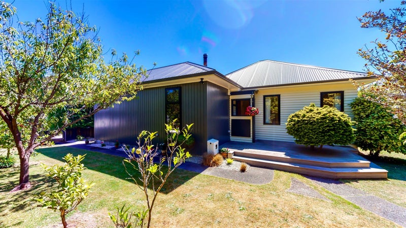 5 Lillian Street, Belmont, Lower Hutt - Carousel 1