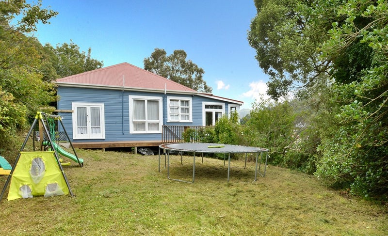 17 Currie Street, Port Chalmers, Dunedin - Carousel 2