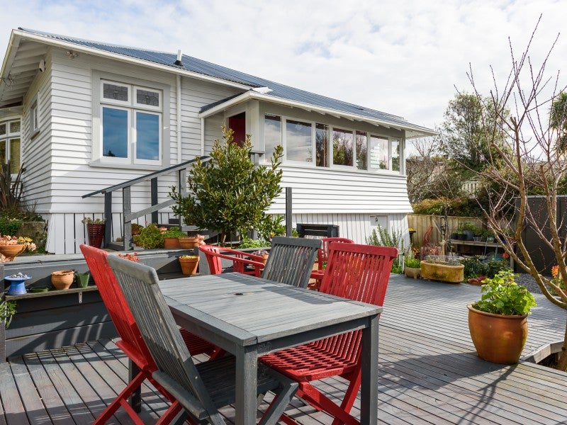37 Richmond Avenue, Karori, Wellington - Carousel 1