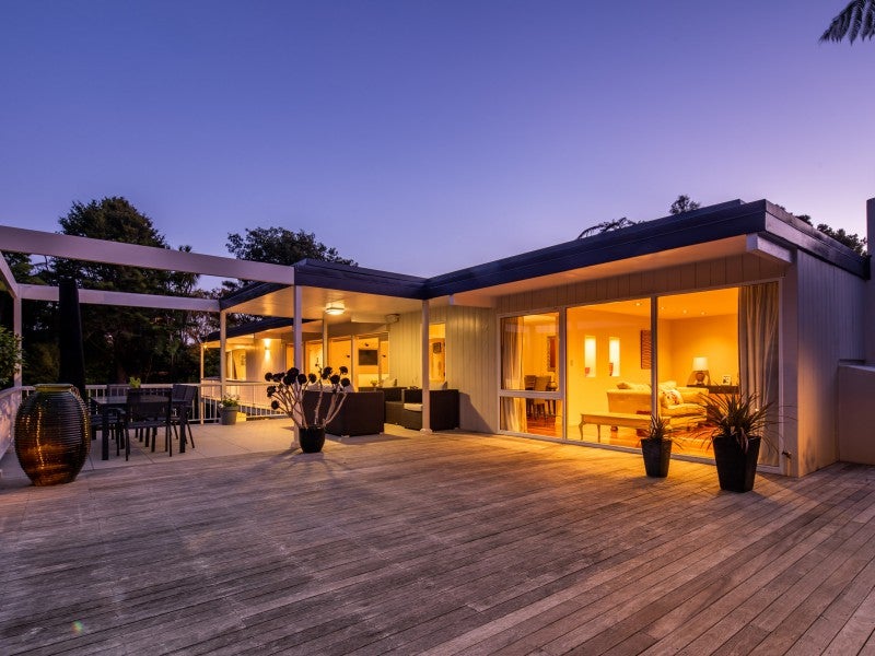 5 Glentui Grove, Khandallah, Wellington - Carousel 1
