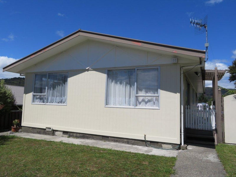 125 Holborn Drive, Stokes Valley, Lower Hutt - Carousel 1