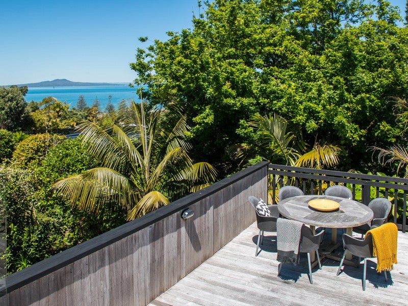 2/7 Orchard Road, Browns Bay, Auckland - Carousel 1