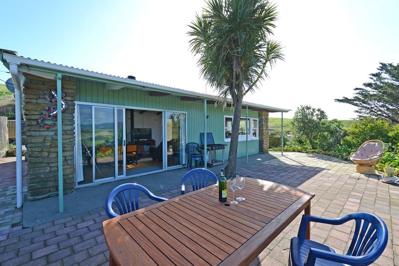 16 Whangaimoana Beach Road, Featherston - Carousel 2