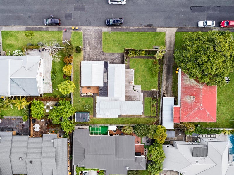 6 Fairfax Avenue, Northcote, Auckland - Carousel 7