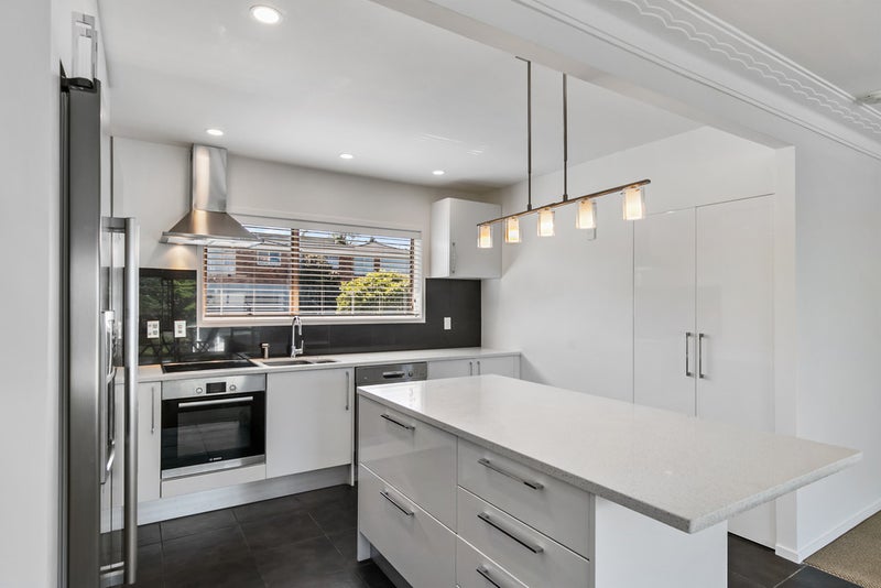 54 Simkin Avenue, Saint Johns, Auckland - Carousel 1