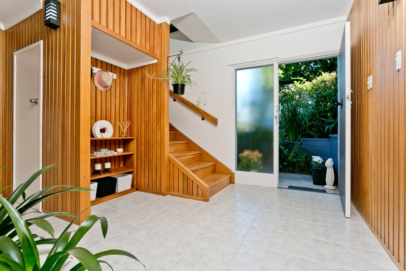 11 Edgeworth Road, Glenfield, Auckland - Carousel 2