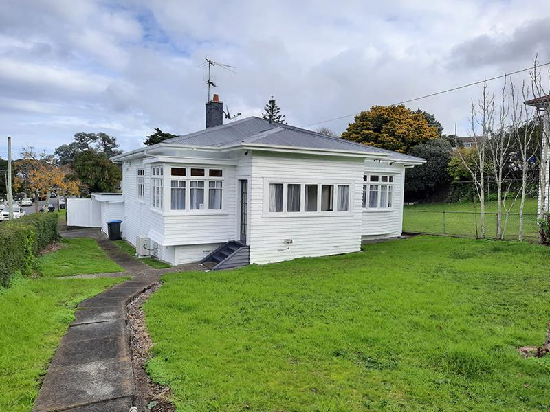 70 Namata Road, One Tree Hill, Auckland - Carousel 1