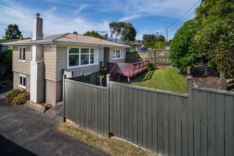 26 Avonleigh Road, Green Bay, Auckland - Carousel 2