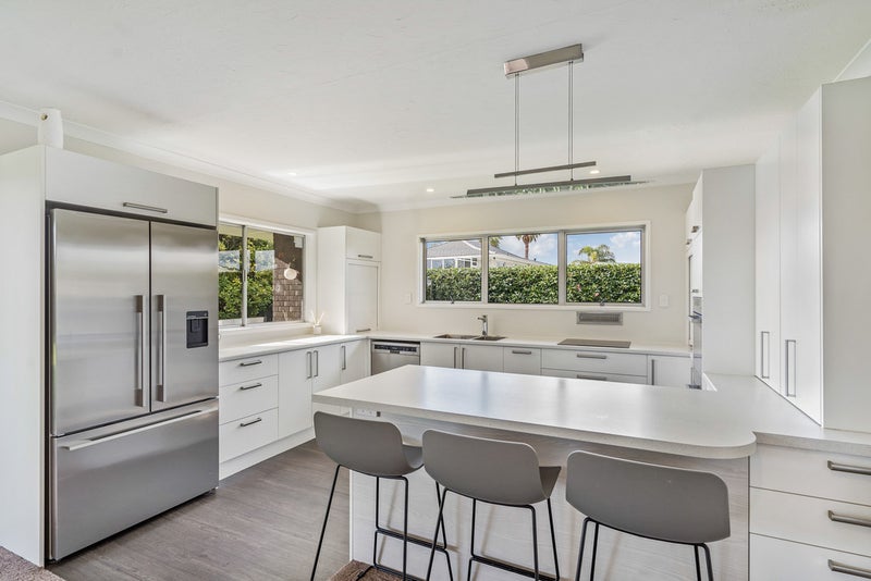 5 Barnhill Crescent, Pahurehure, Papakura - Carousel 2