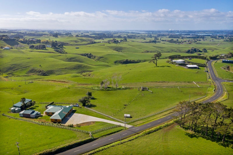 18 Coe Road, Waiuku - Carousel 1