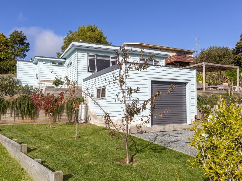 10 Alexander Road, Raumati Beach, Paraparaumu - Carousel 1