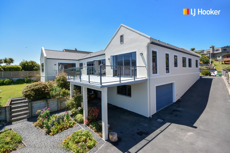4 Mission Cove, Company Bay, Dunedin - Carousel 2