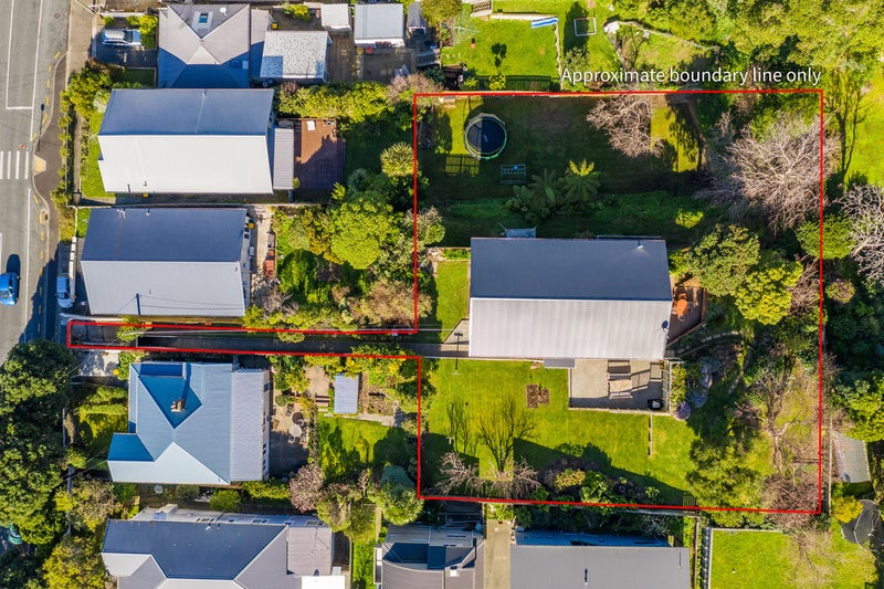 68 Queens Drive, Lyall Bay, Wellington - Carousel 1