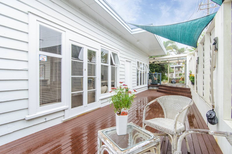 90 Arran Road, Browns Bay, Auckland - Carousel 2