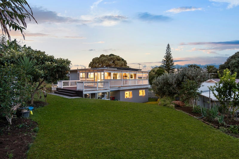 18 Dunstall Place, Mangere Bridge, Auckland - Carousel 1