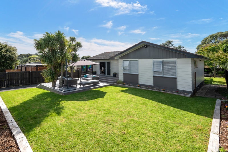128 Pigeon Mountain Road, Half Moon Bay, Auckland - Carousel 1