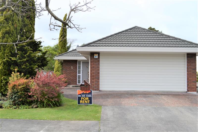 7A Phoenix Avenue, Hokowhitu, Palmerston North - Carousel 1