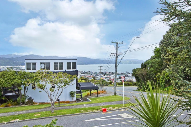 Property Valuation for 1 Stanhope Grove, Korokoro, Lower Hutt Trade