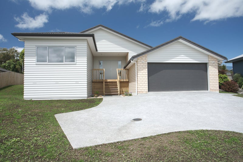 18 Lithgow Drive, Otamatea, Whanganui - Carousel 1