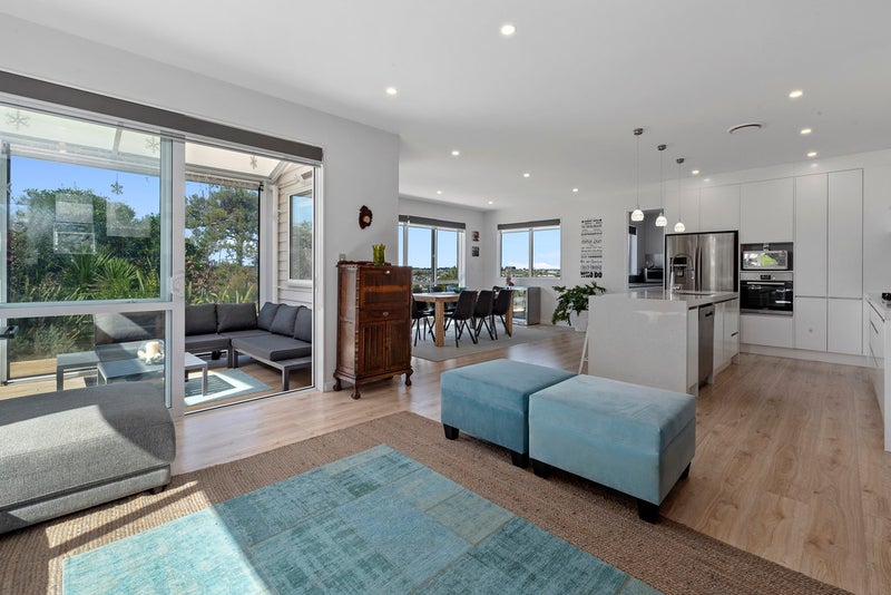 22 Ascension Crescent, Orewa, Orewa - Carousel 2