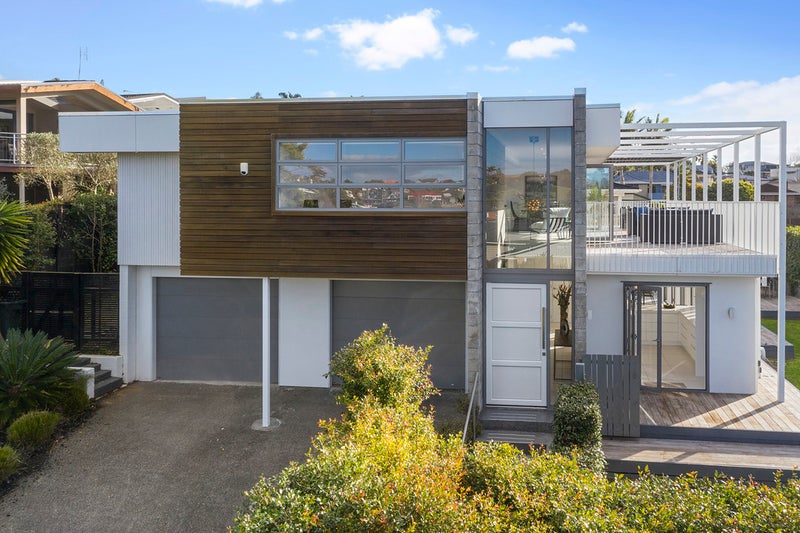 Property Valuation for 1 Endymion Place, Half Moon Bay, Auckland