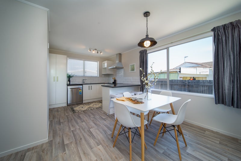 18 Desmond Place, Otara, Auckland - Carousel 2