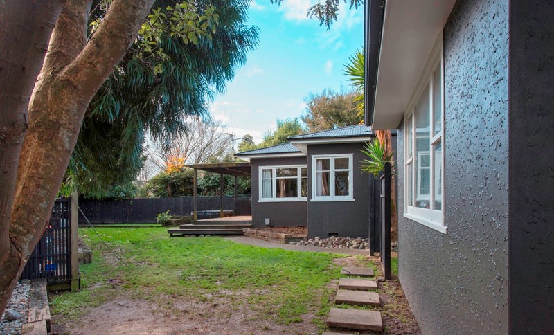 12 Cremorne Avenue, Hokowhitu, Palmerston North - Carousel 1