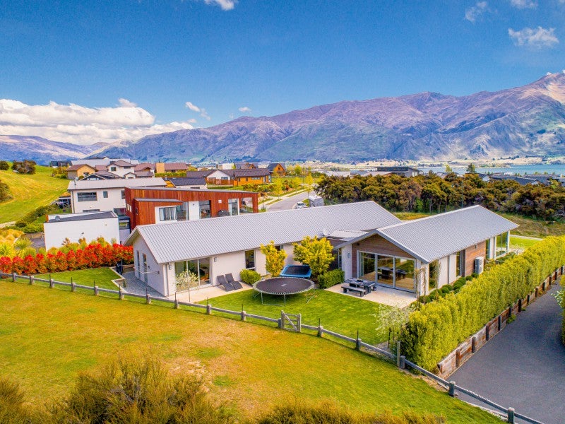 12 Edgewood Place, Wanaka - Carousel 1