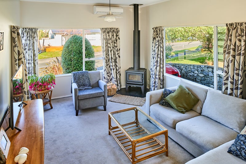 Property Valuation for 3 Woolwich Close, Whitby, Porirua Trade Me