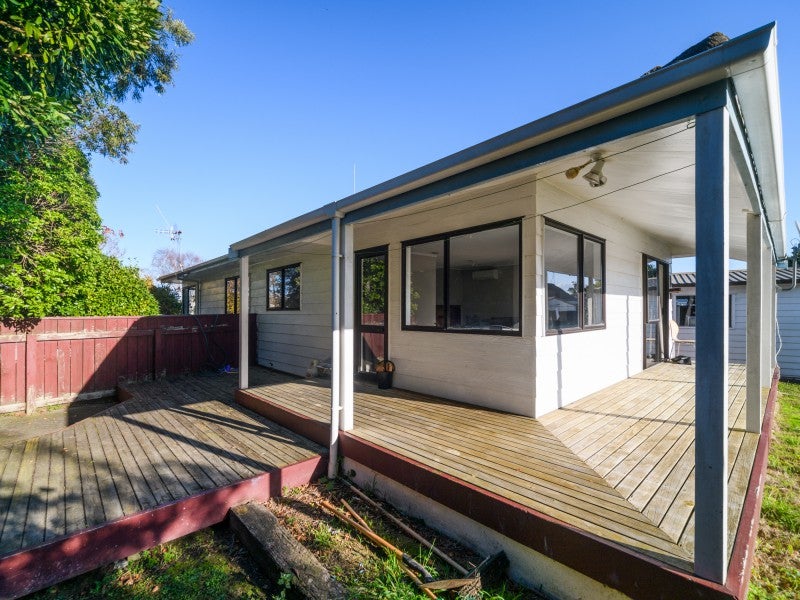 57 Geraldine Crescent, Cloverlea, Palmerston North - Carousel 2
