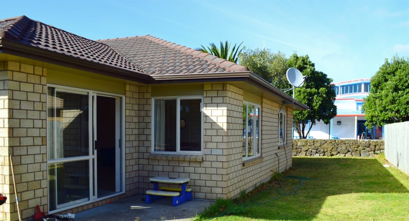16 Kamaka Road, Mangere Bridge, Auckland - Carousel 2