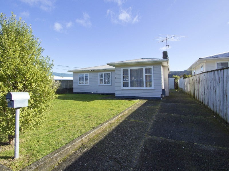 5 Ruthven Road, Wainuiomata, Lower Hutt - Carousel 1