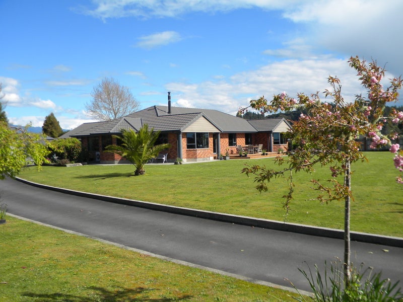 30 Pine Tree Road, Kaniere, Hokitika - Carousel 1