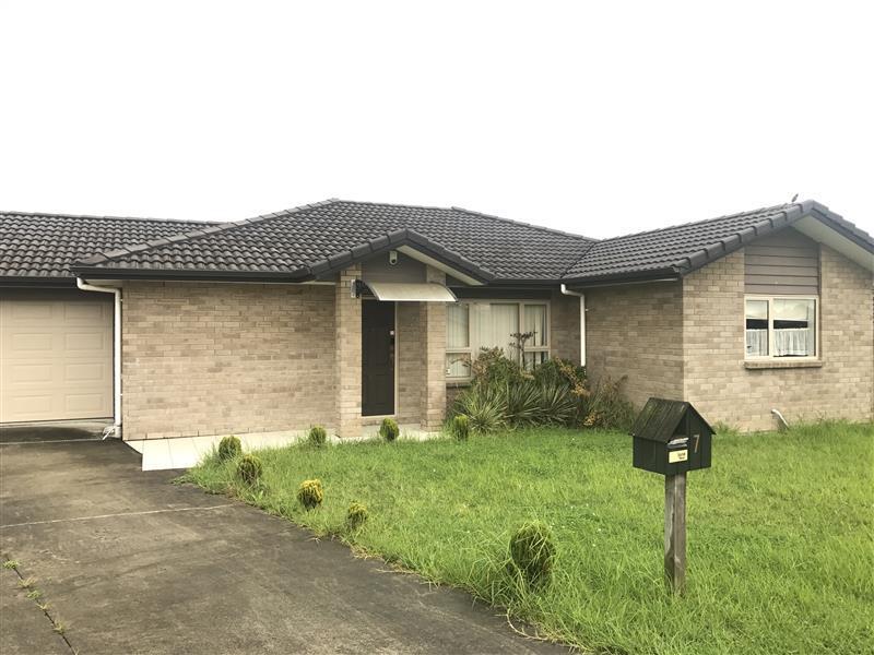 7 John Broad Place, Flat Bush, Auckland - Carousel 1