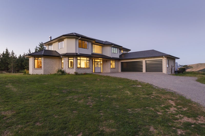 302 Ngahere Park Road, Turitea, Palmerston North - Carousel 1