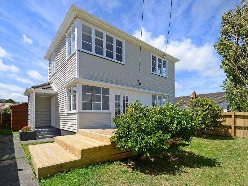 1/2 Taita Drive, Boulcott, Lower Hutt - Carousel 1