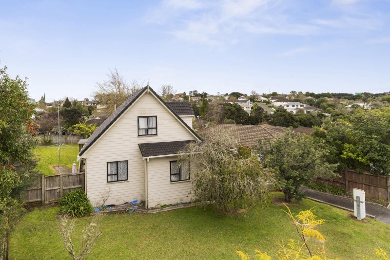 4 Glenbury Place, Massey, Auckland - Carousel 2