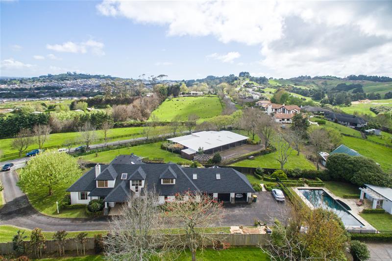 52 Shepherds Lane, Flat Bush, Auckland - Carousel 1